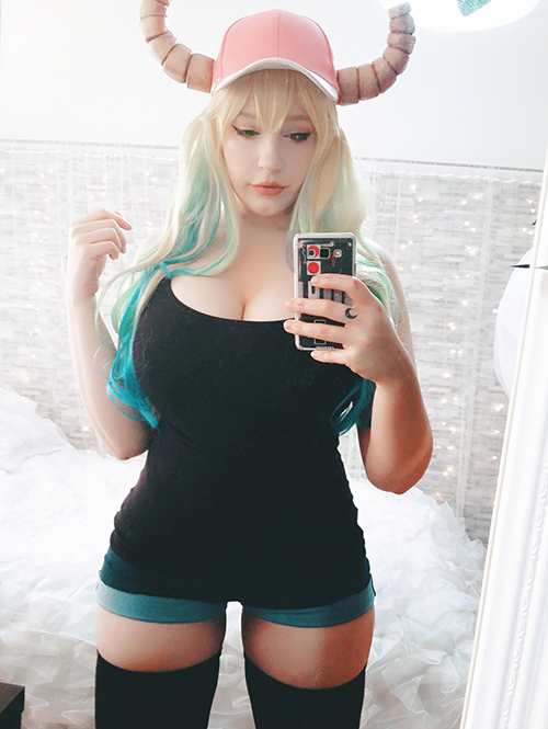 Piadn-lucoa takes a selfie(7)